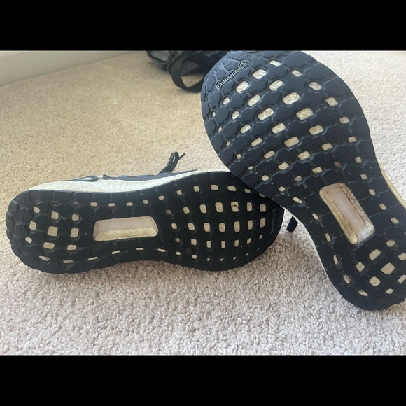 Adidas Ultra Boost - Picture 4 of 4